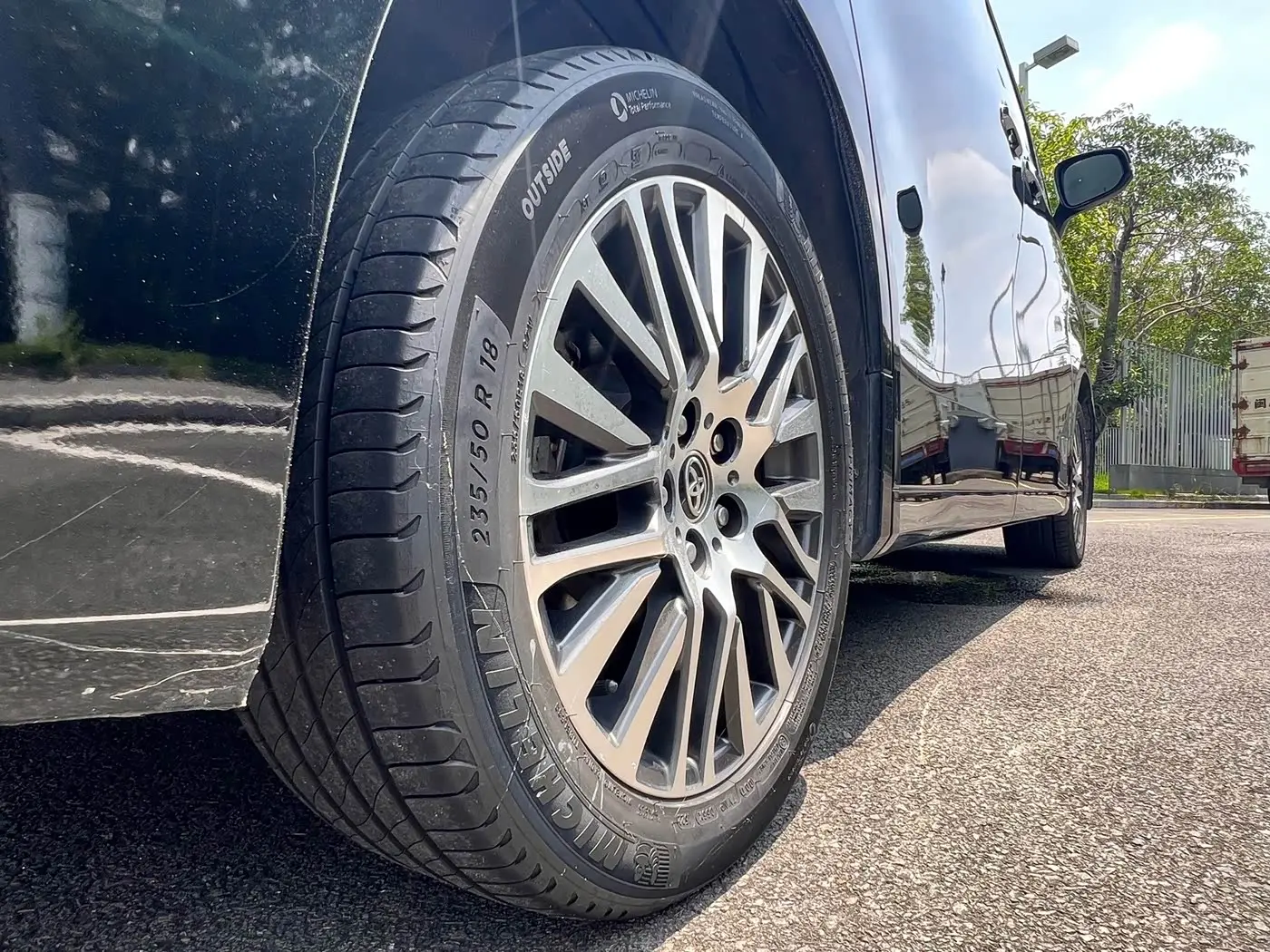 Toyota Alphard 2017 — Photo 4/18