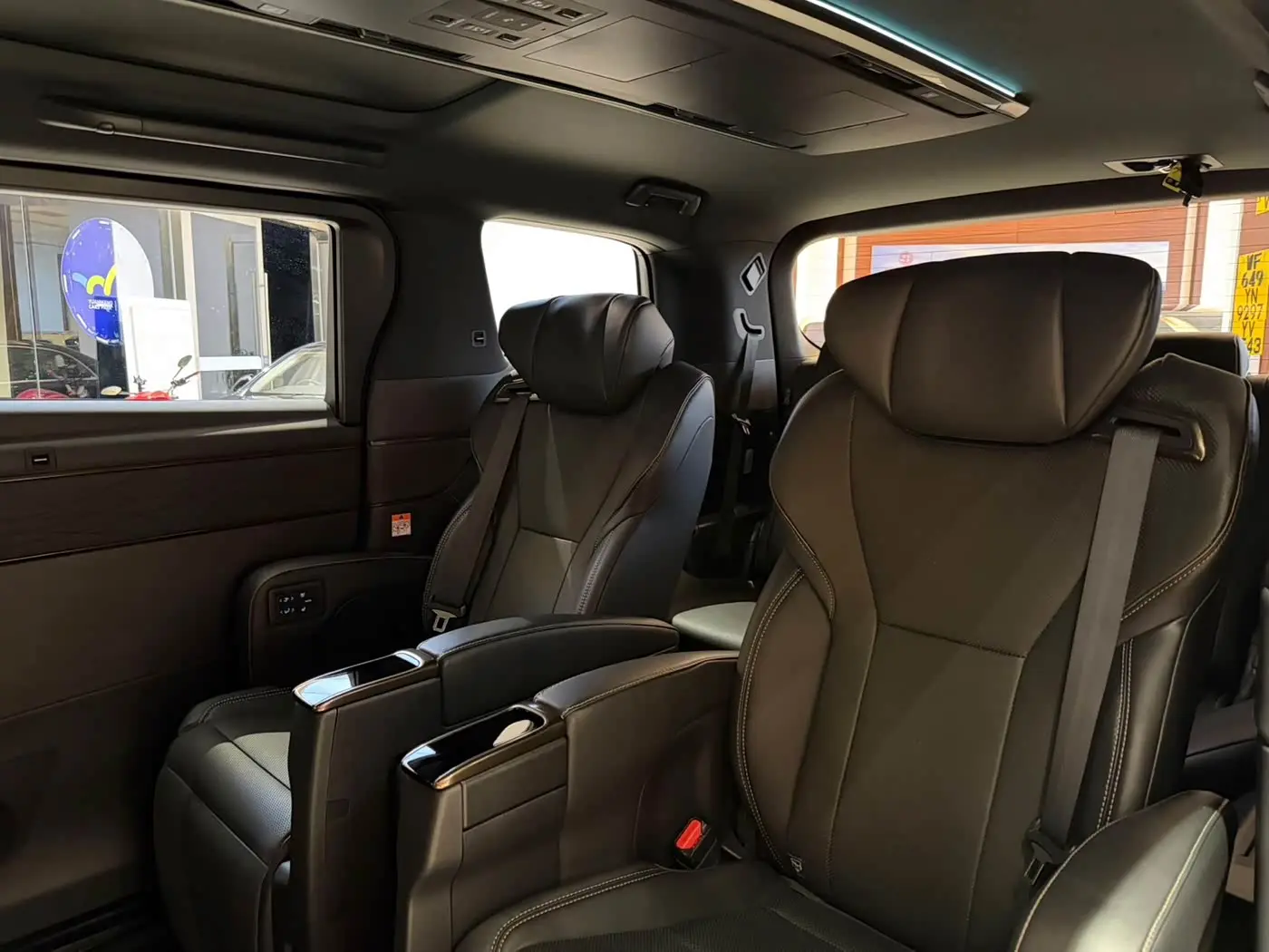 Toyota Alphard 2026 — Photo 11/11