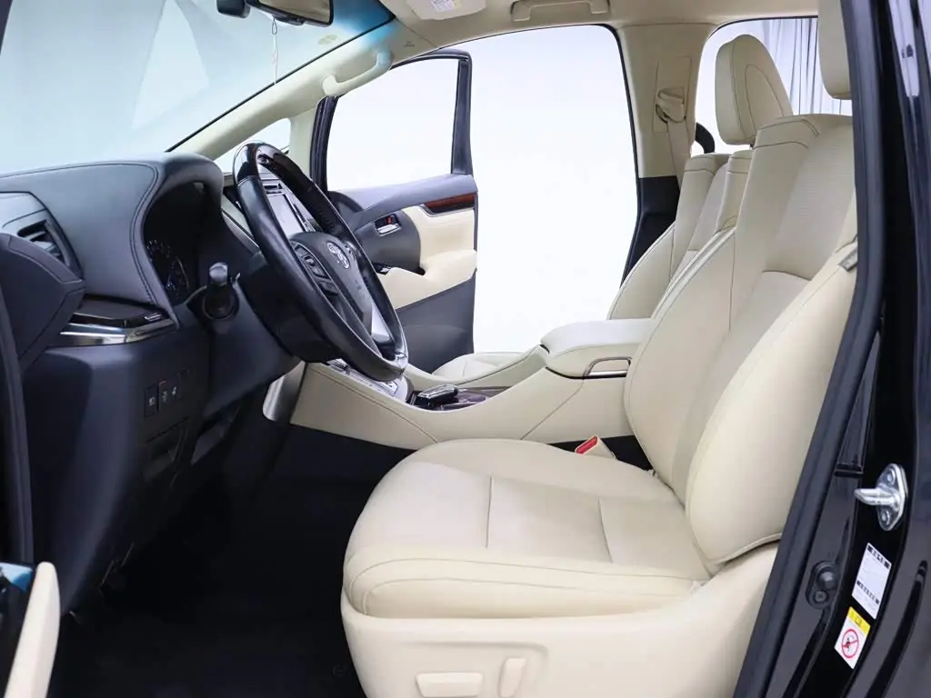 Toyota Alphard 2017 — Photo 3/20