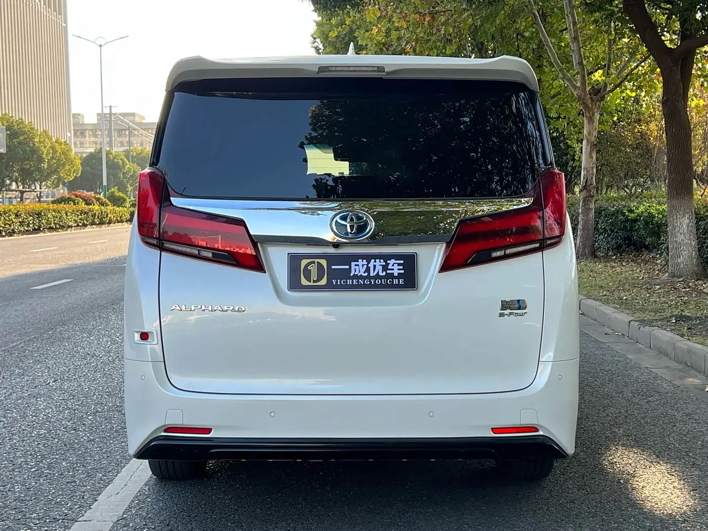 Toyota Alphard 2021 — Photo 4/20
