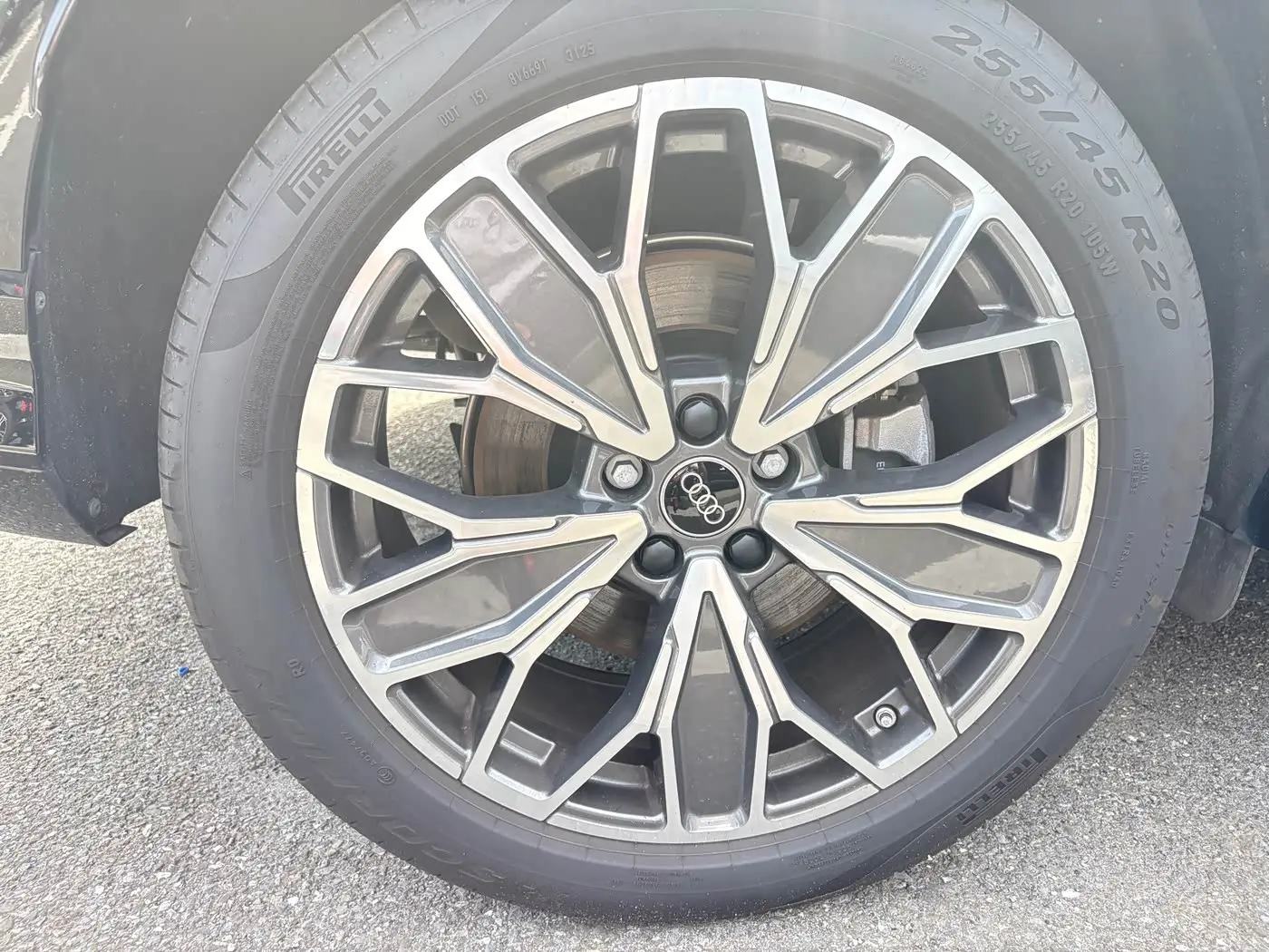 Audi Q5L 2025 — Photo 19/19