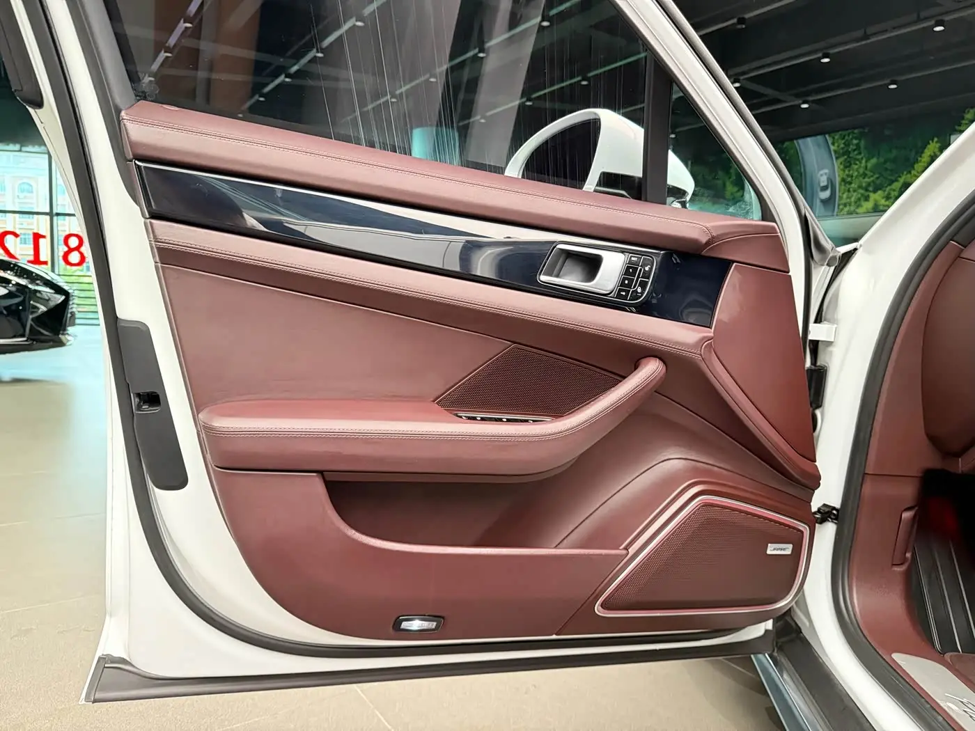 Porsche Panamera 2018 — Фото 6/13