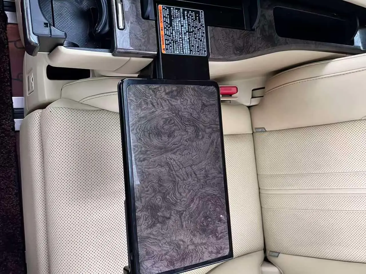 Toyota Alphard 2023 — Фото 18/18