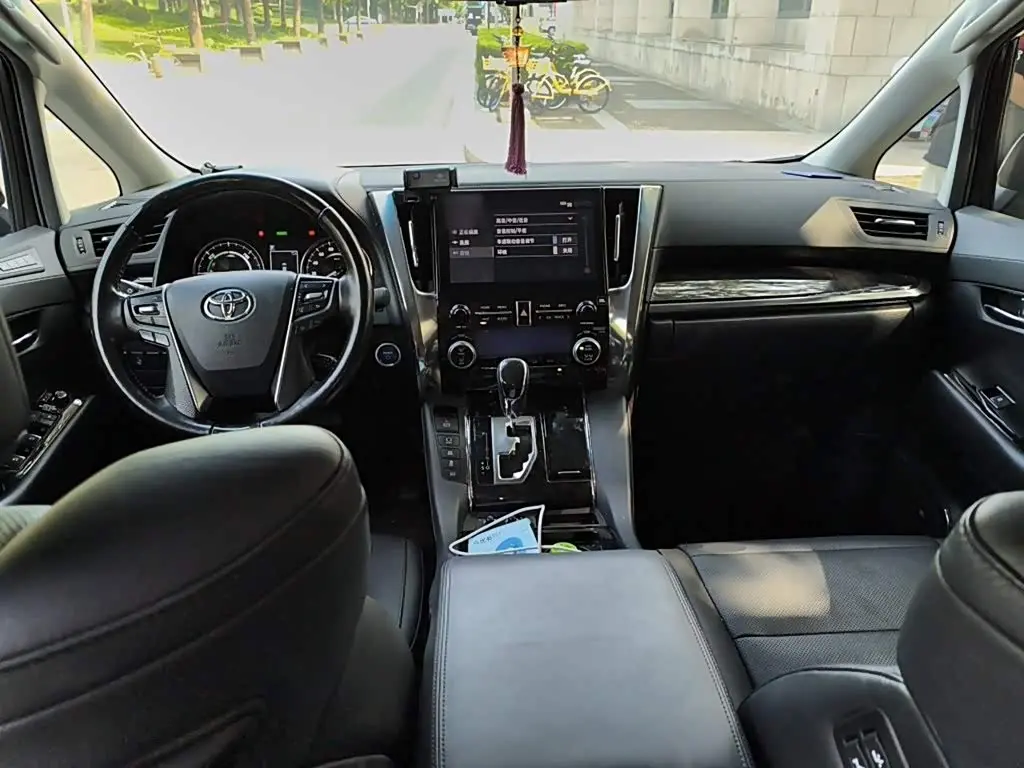 Toyota Vellfire 2020 — Photo 13/20