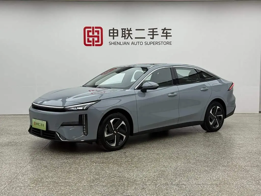 Geely Galaxy Galaxy L6 2025 — Фото 1/13