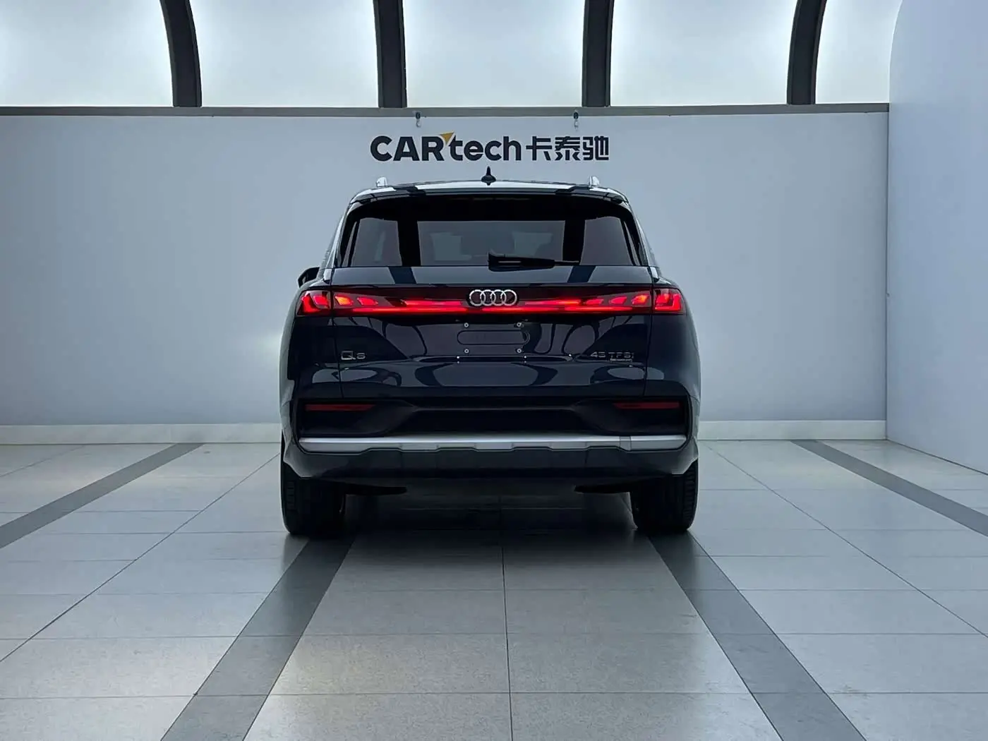 Audi Q6 2022 — Şəkil 7/9