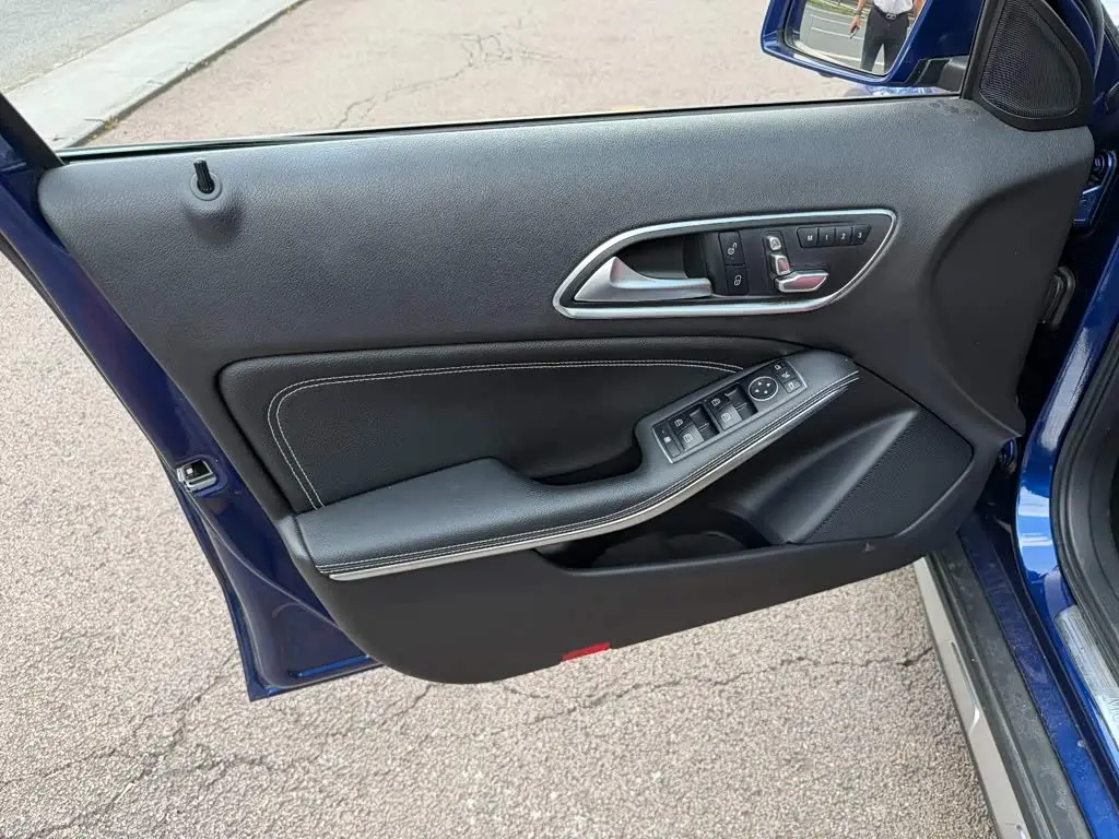 Mercedes-Benz GLA 2019 — Photo 6/14