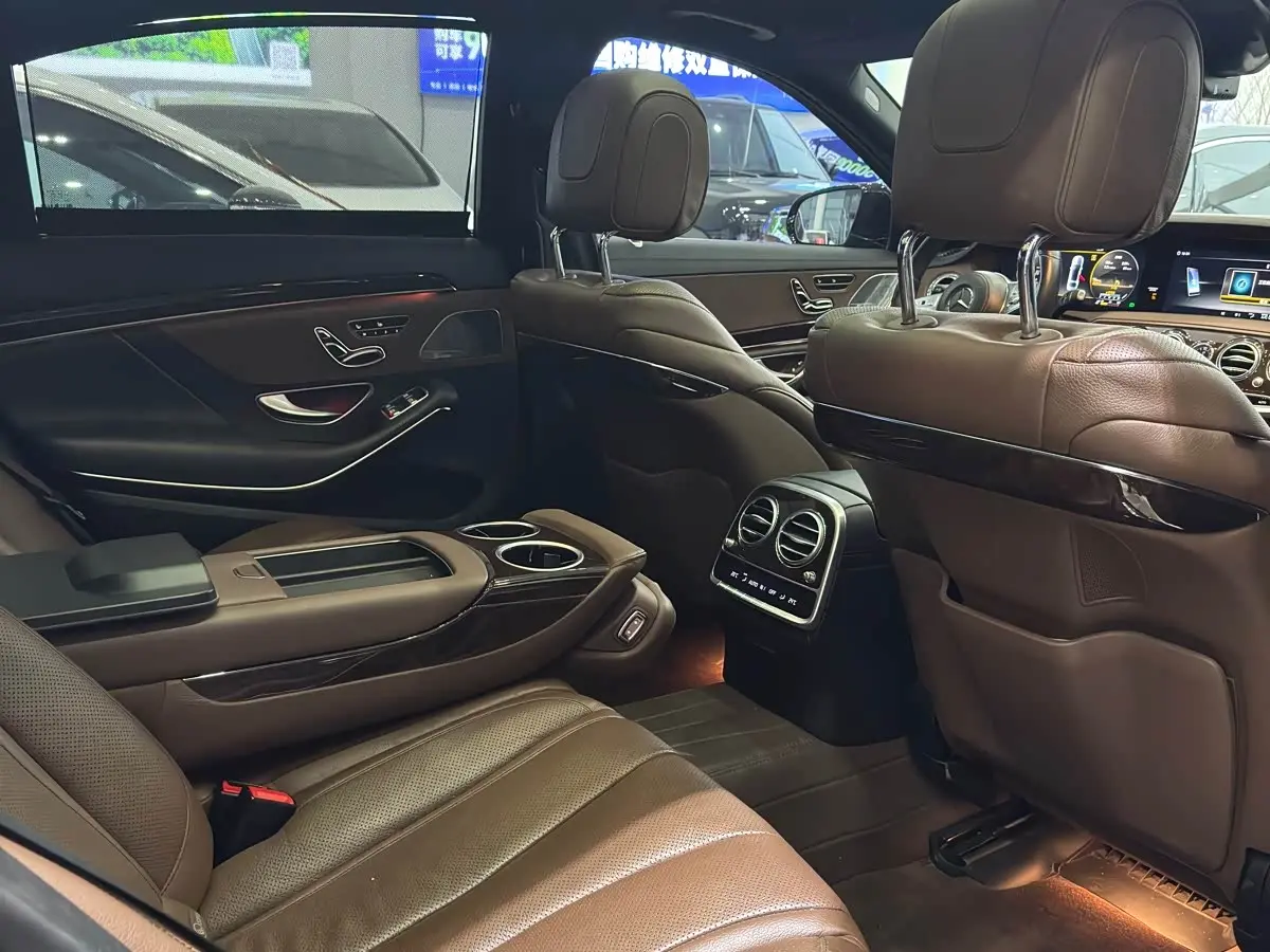 Mercedes-Benz S-Class 2018 — Photo 10/15