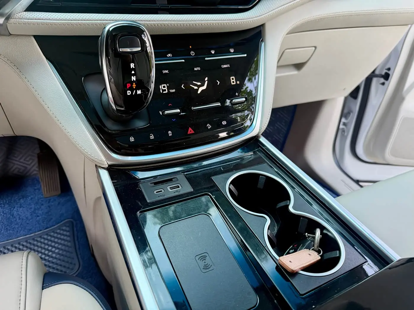 Buick GL8 2023 — Photo 16/20