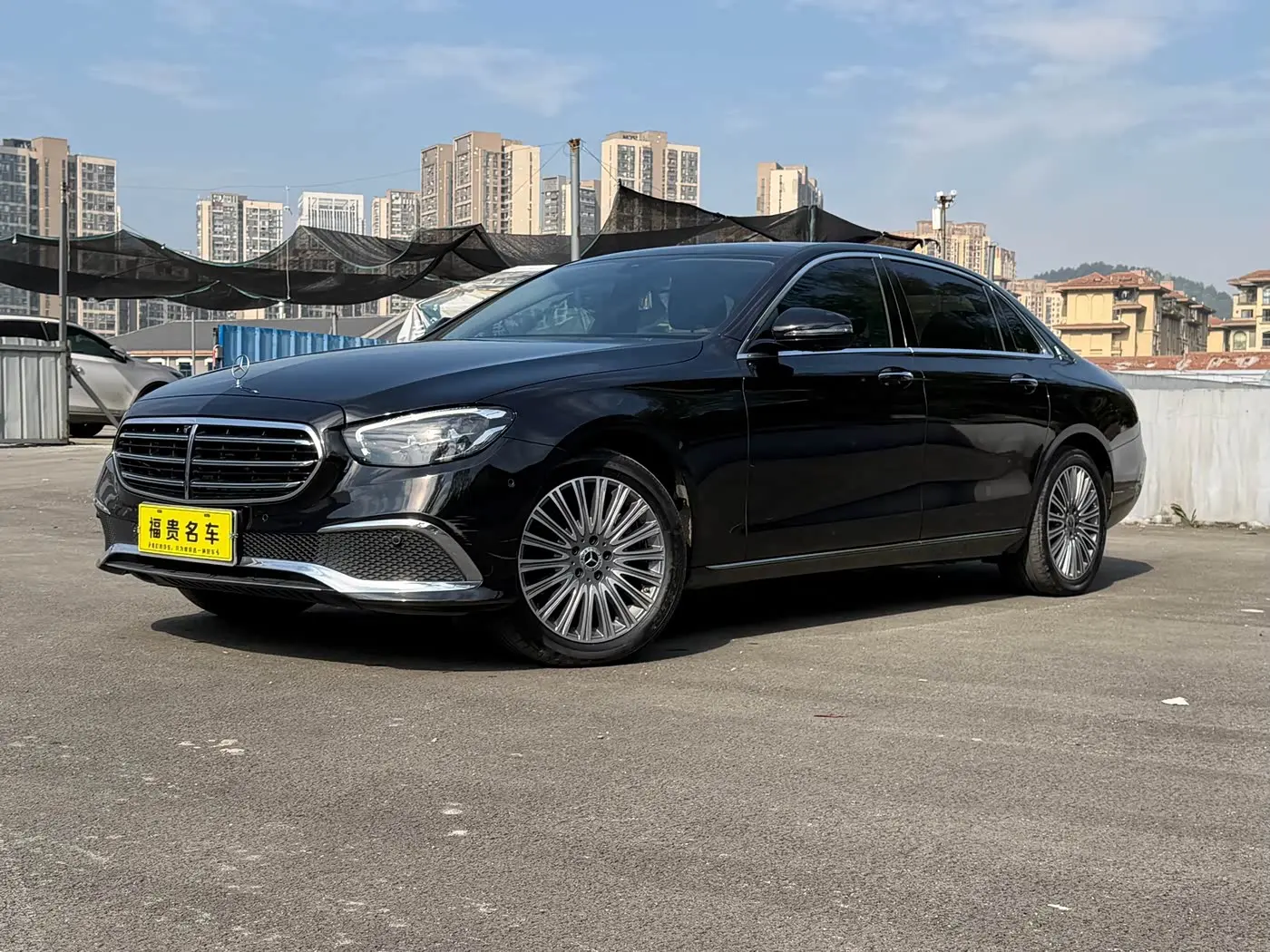 Mercedes-Benz E-Class 2021 — Photo 1/9