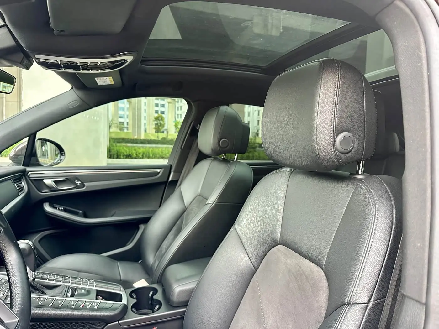 Porsche Macan 2020 — Photo 7/16