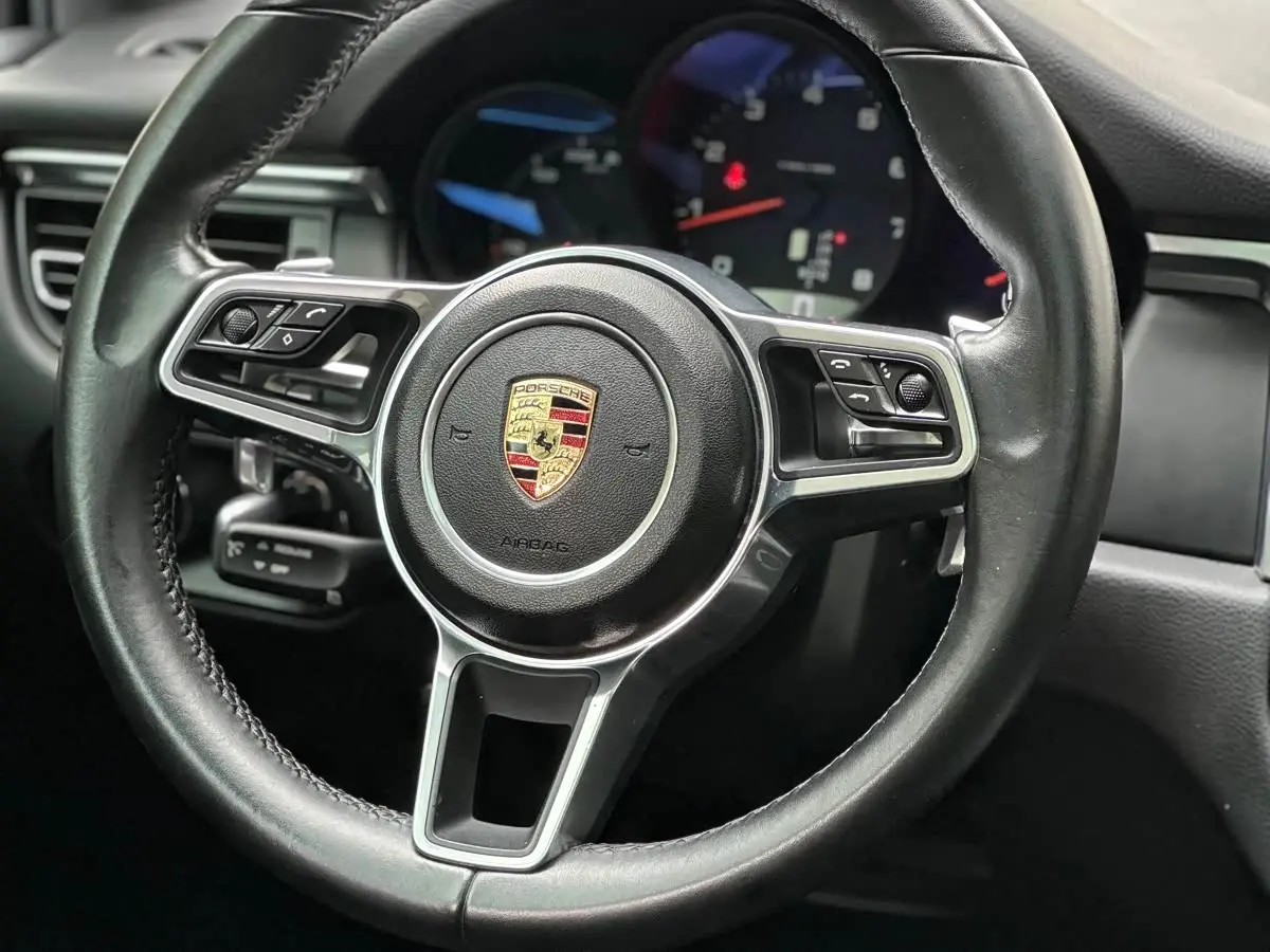 Porsche Macan 2020 — Photo 10/16