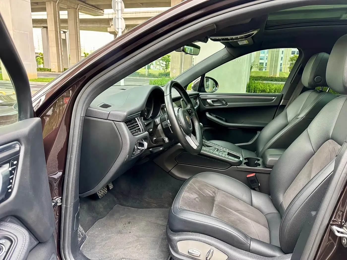 Porsche Macan 2020 — Photo 6/16