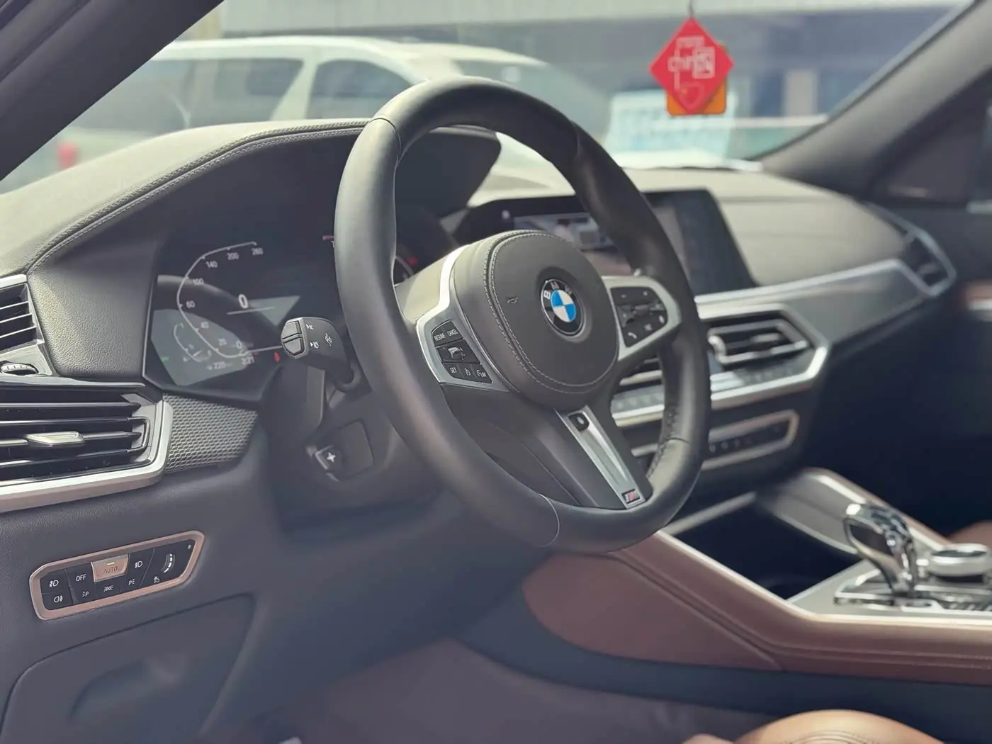 BMW X6 2021 — Photo 3/17