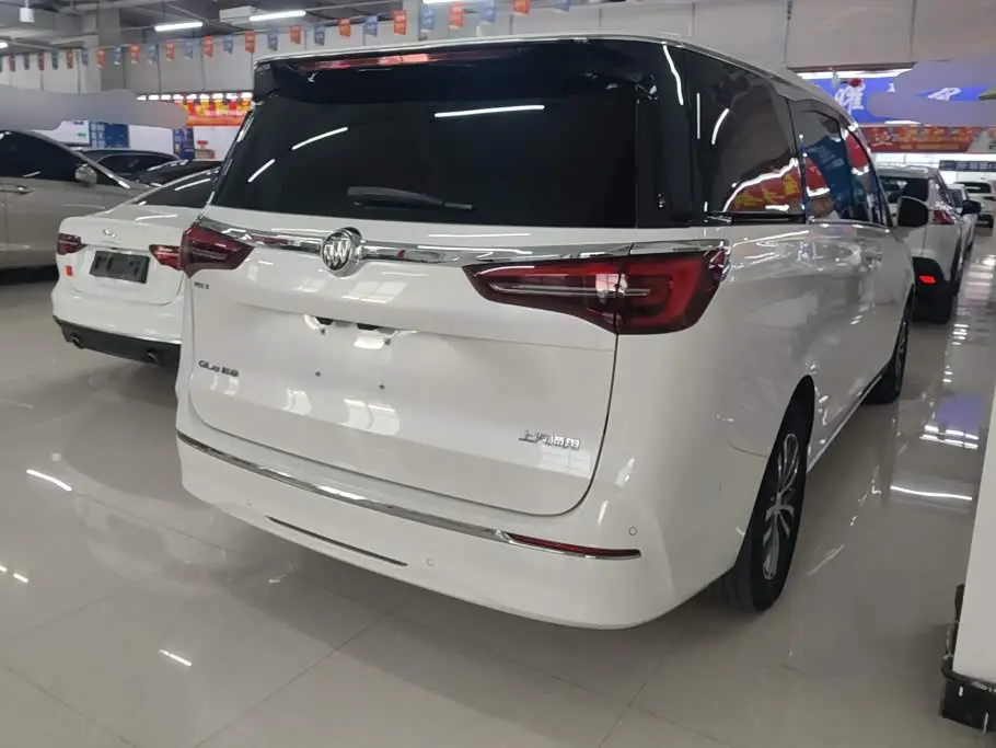Buick GL8 2021 — Photo 3/16