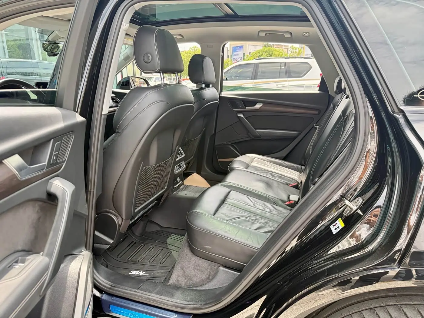 Audi Q5L 2022 — Photo 17/20