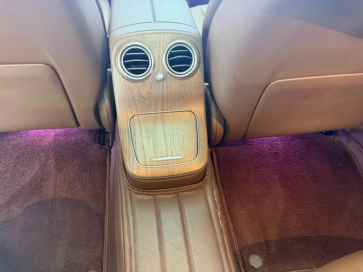 Mercedes-Benz E-Class 2022 — Photo 15/18