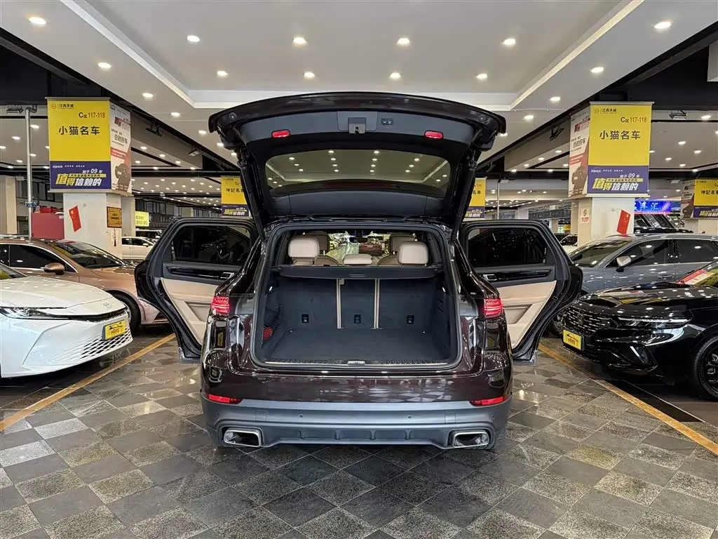 Porsche Cayenne 2018 — Photo 12/20