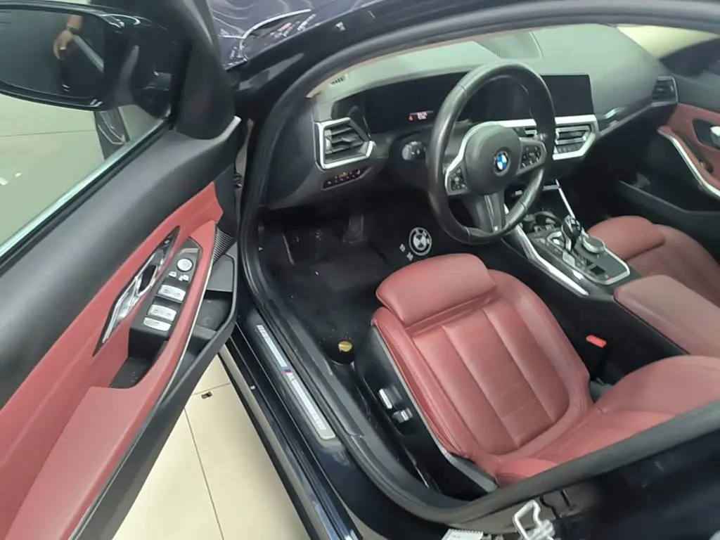 BMW 3 Series 2021 — Photo 16/20