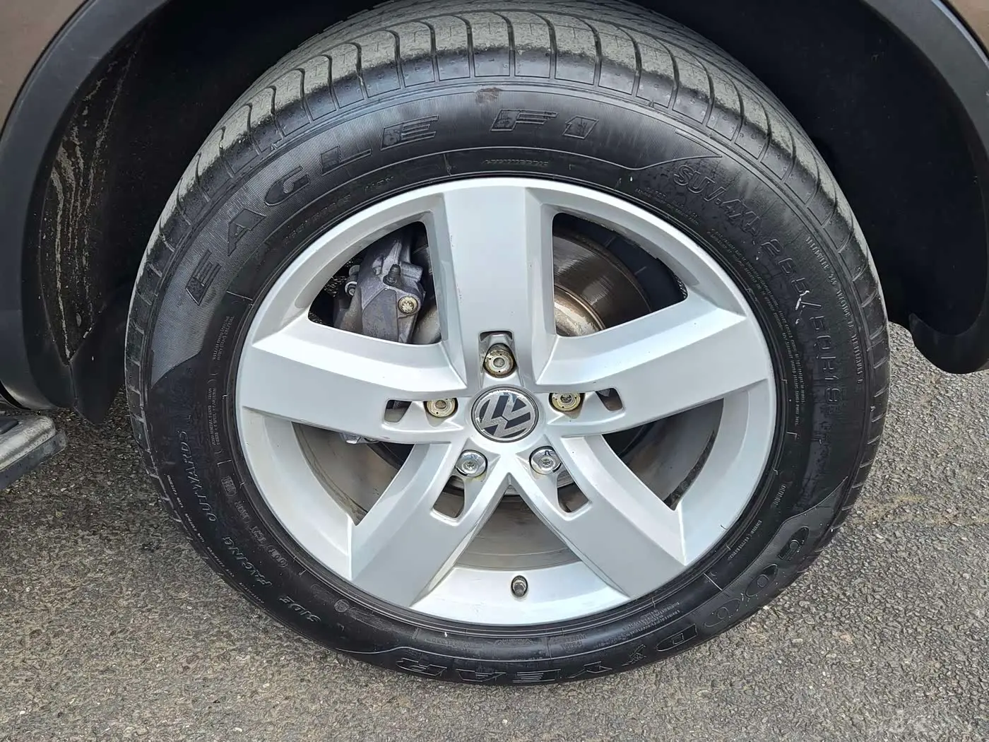 Volkswagen Touareg 2015 — Şəkil 11/15