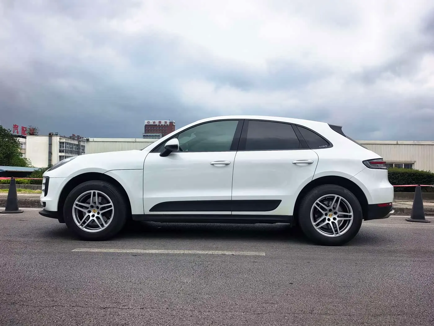 Porsche Macan 2020 — Photo 2/20