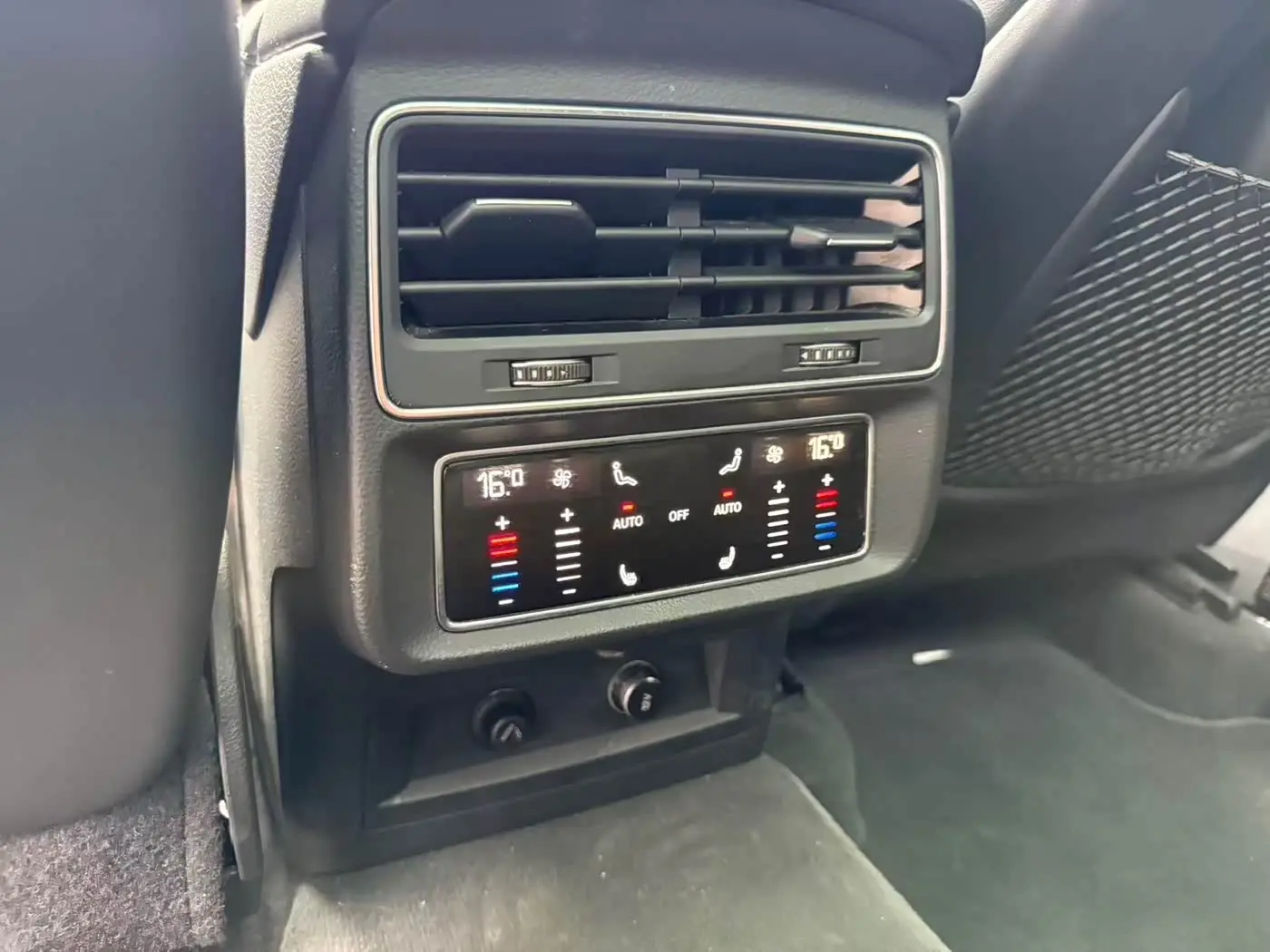 Audi Q7 2022 — Photo 14/16