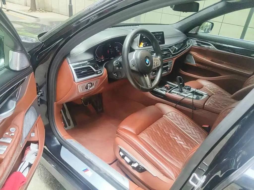 BMW 7 Series 2020 — Photo 8/15