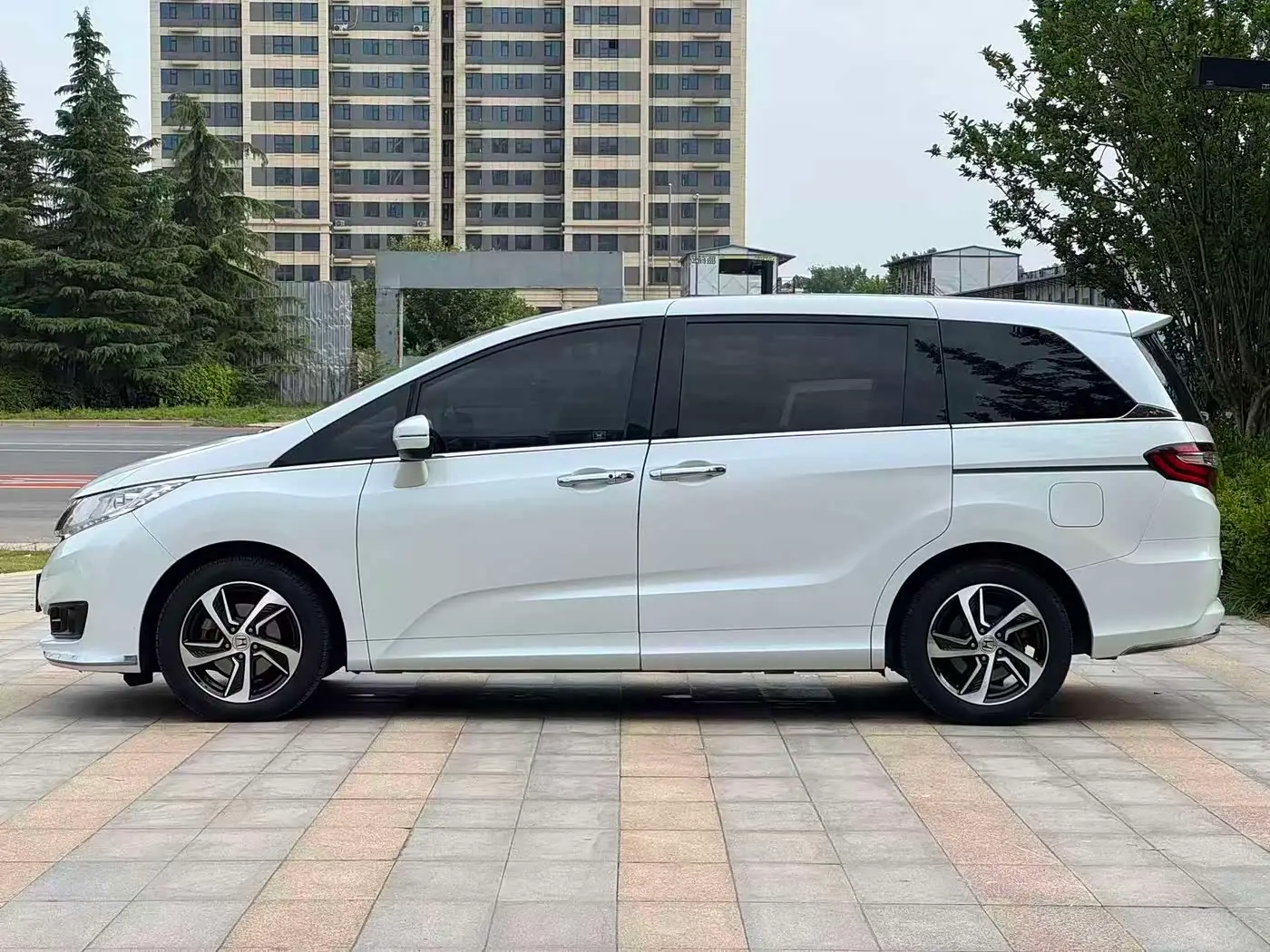 Honda Odyssey 2015 — Şəkil 3/9