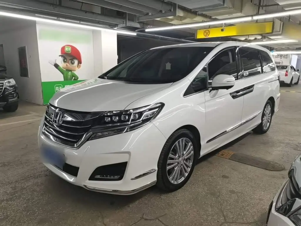 Honda Elysion 2017 — Фото 1/20
