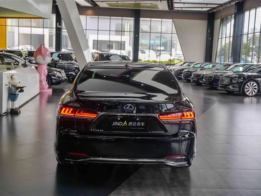 Lexus LS 2020 — Photo 17/20