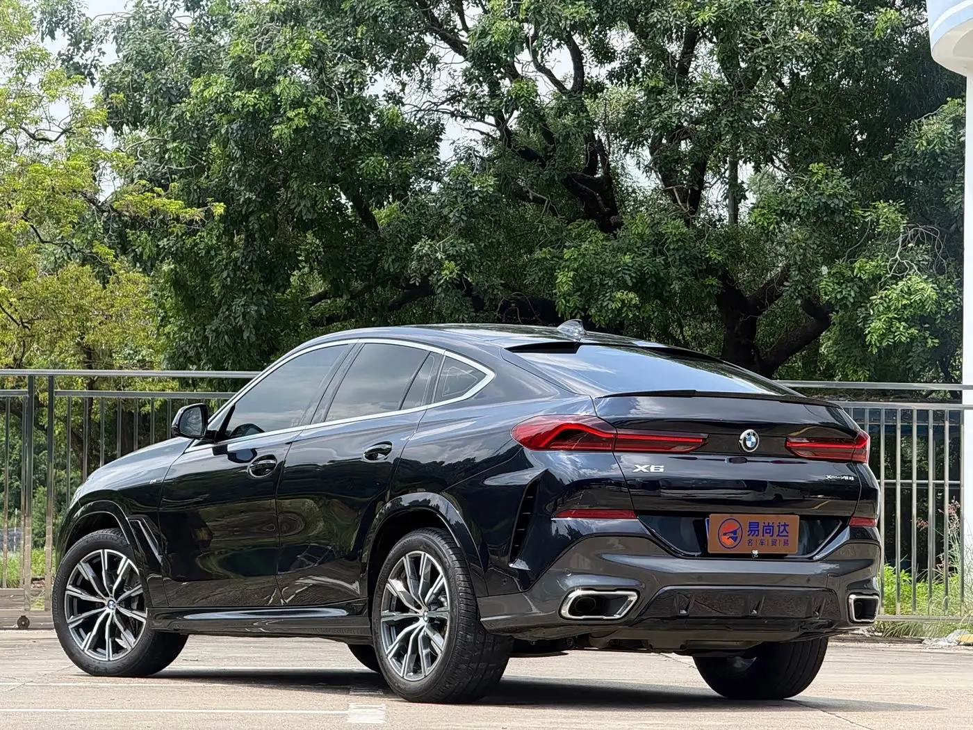 BMW X6 2022 — Photo 8/16