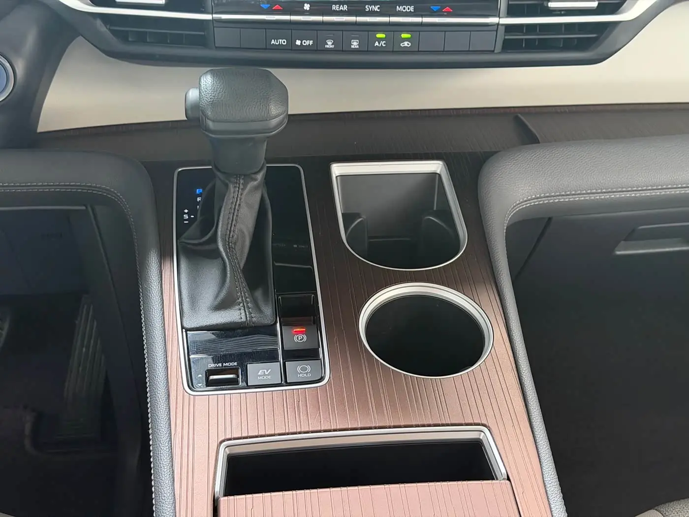Toyota Sienna 2023 — Photo 10/20