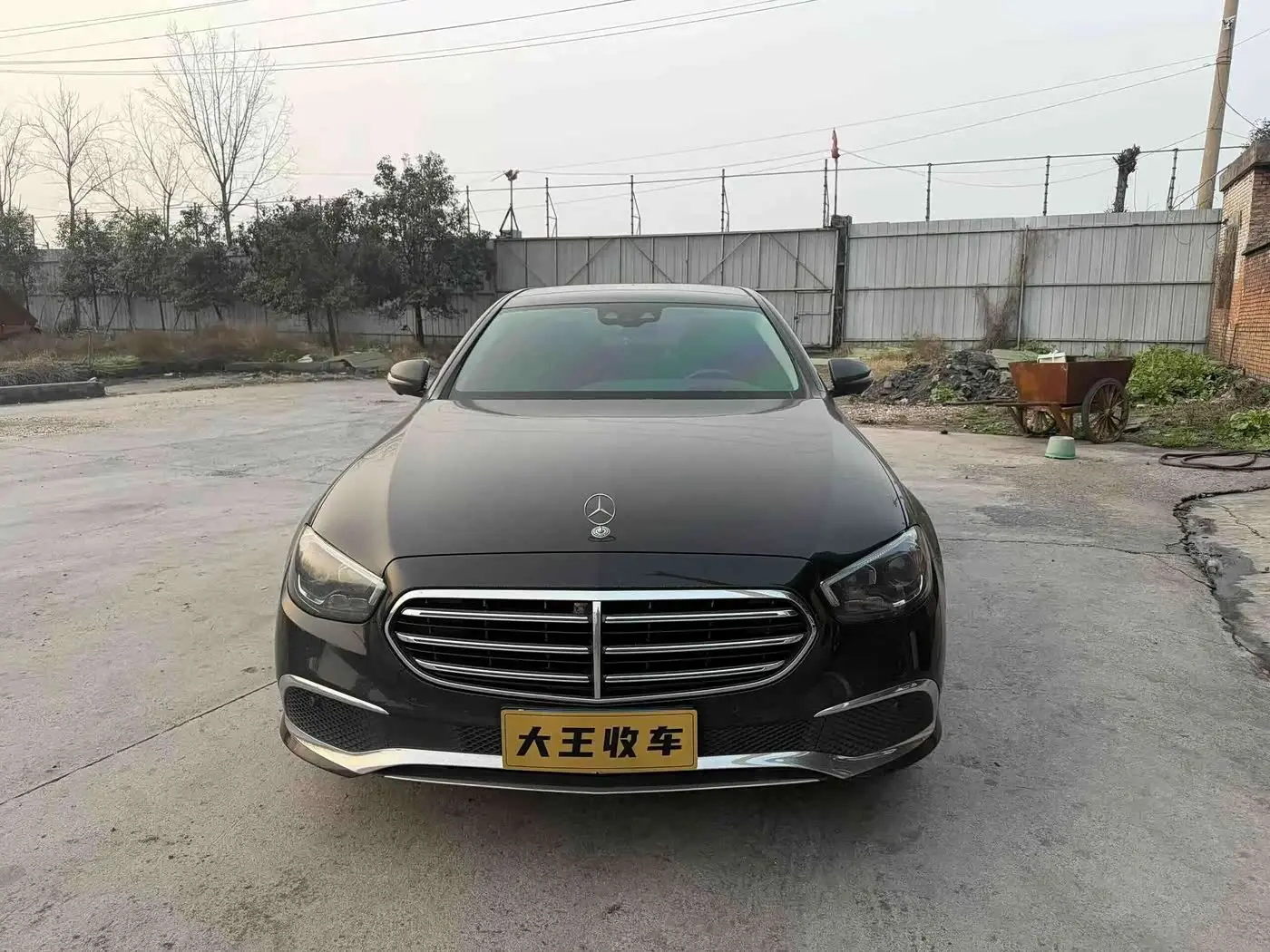 Mercedes-Benz E-Class 2023 — Photo 2/16