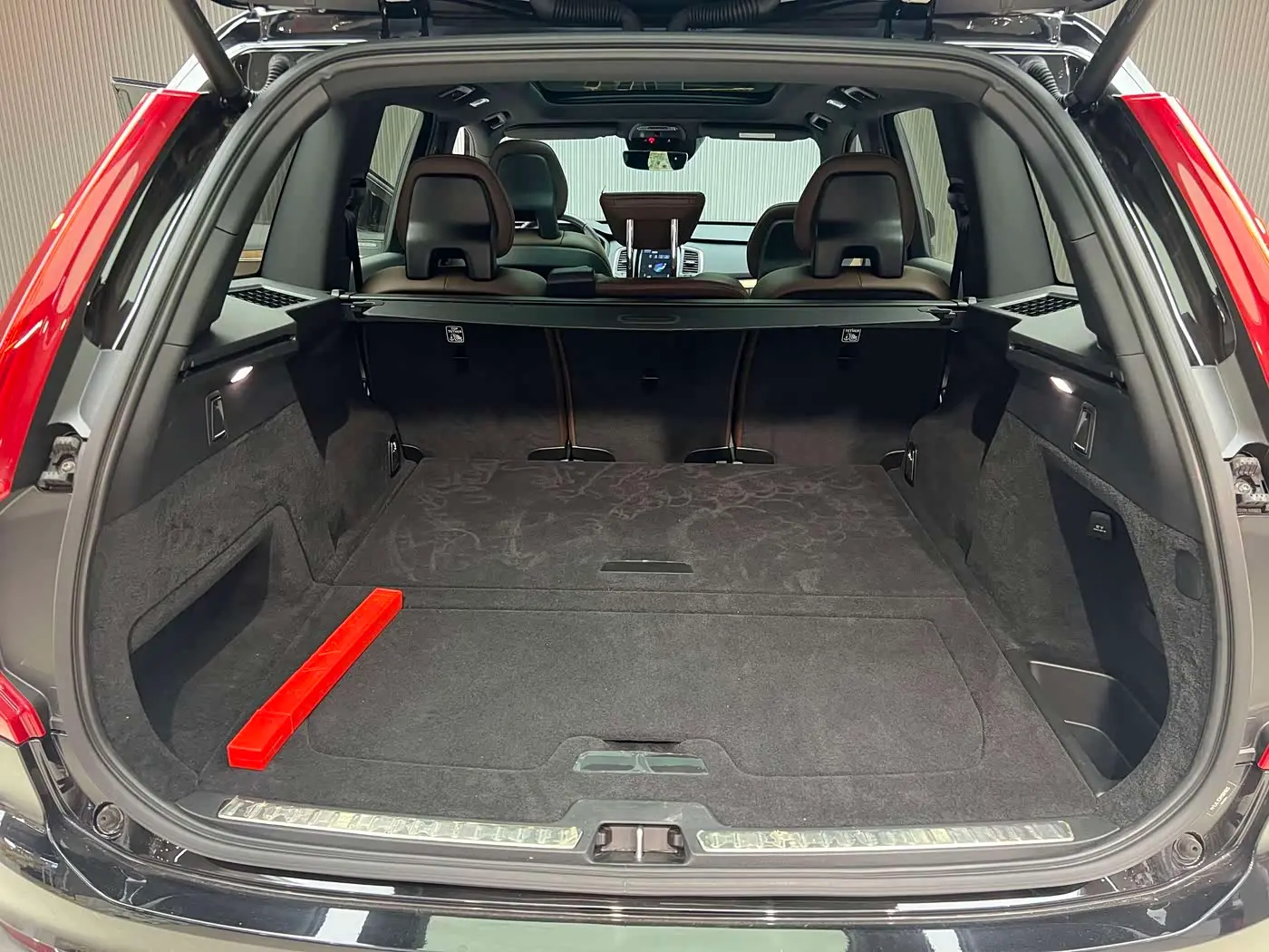 Volvo XC90 2020 — Şəkil 18/20