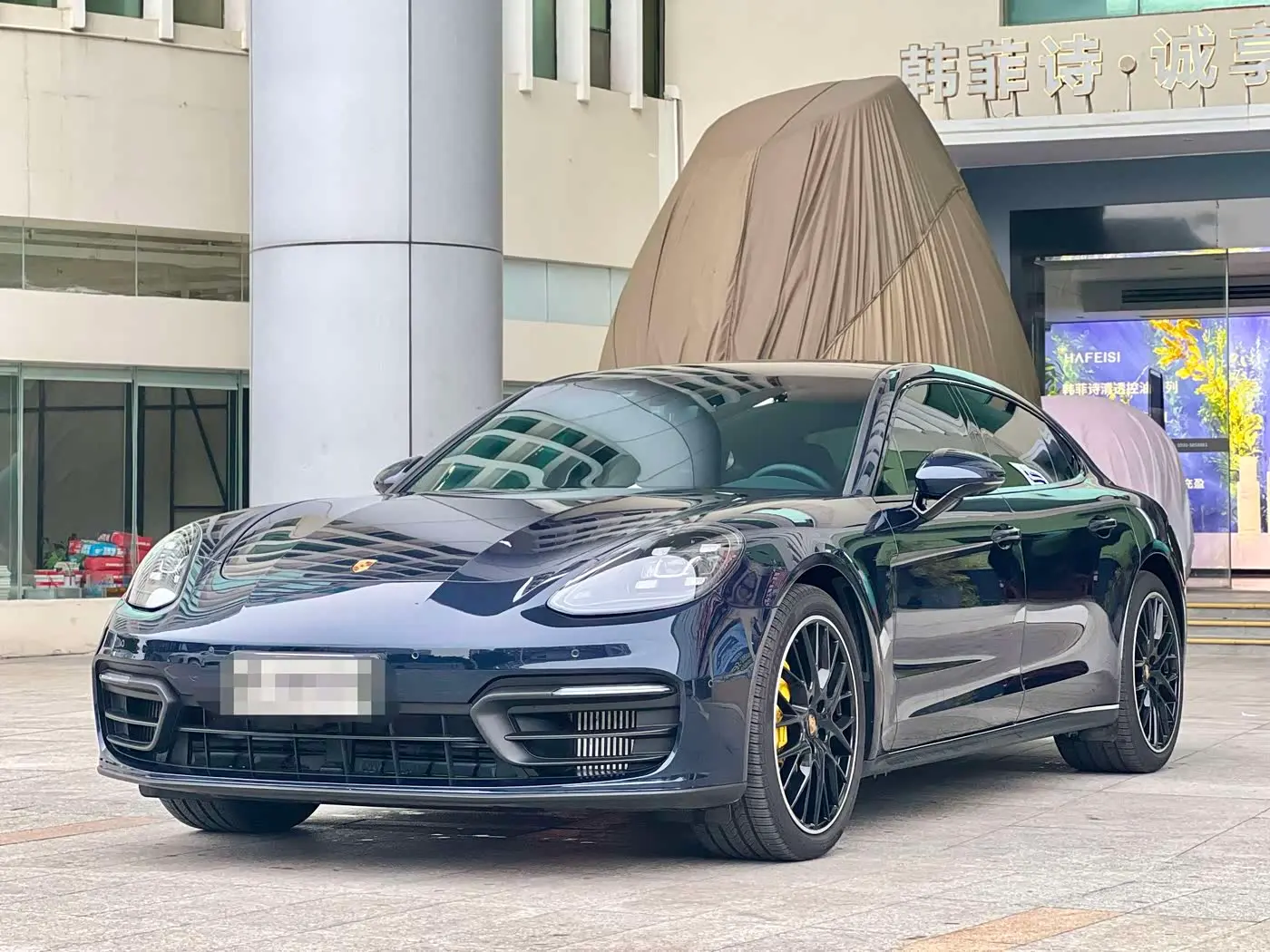 Porsche Panamera 2022 — Photo 1/9