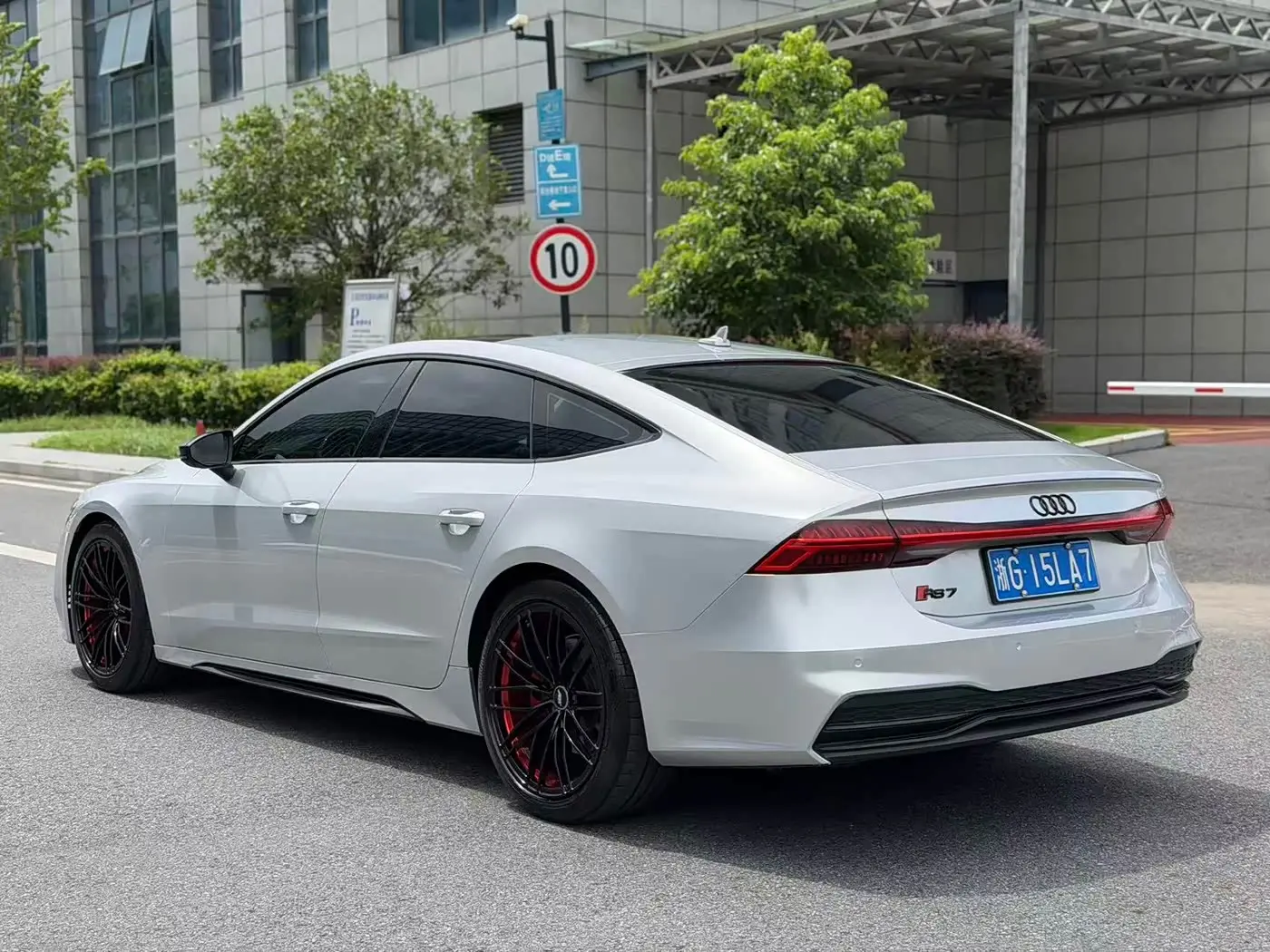 Audi A7 2023 — Фото 14/16