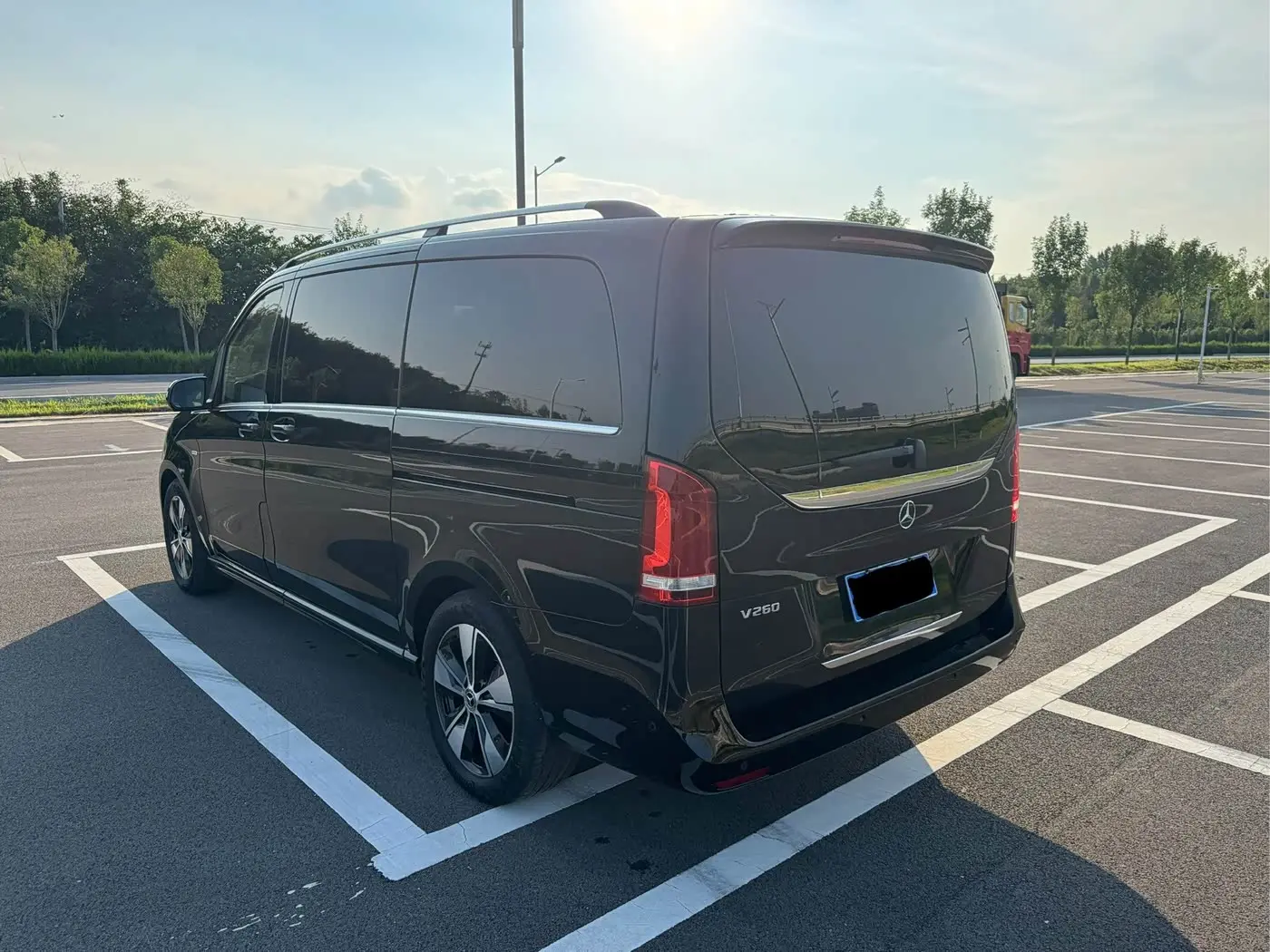 Mercedes-Benz V-Class 2022 — Photo 4/20
