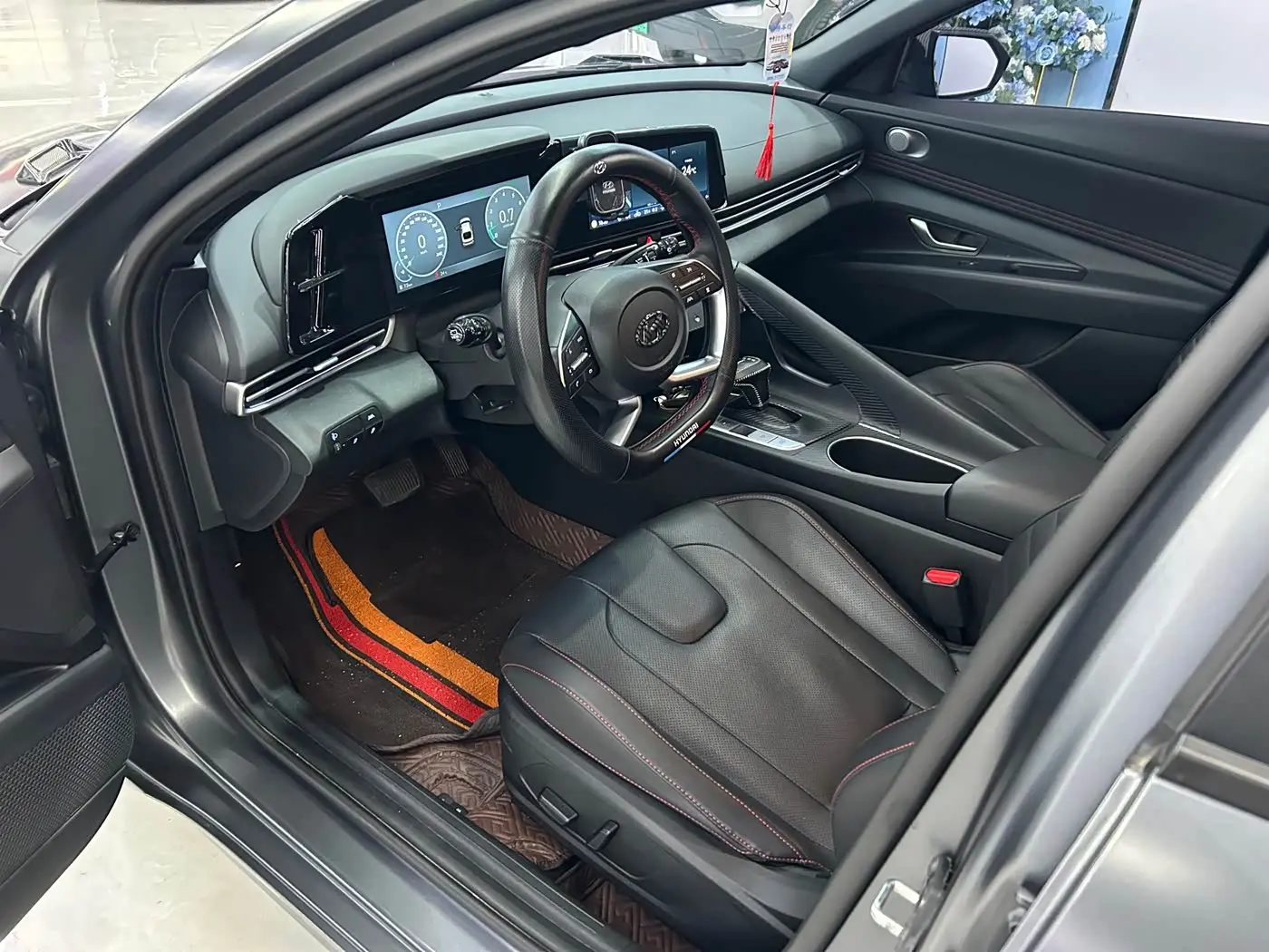 Hyundai Elantra 2023 — Фото 4/13