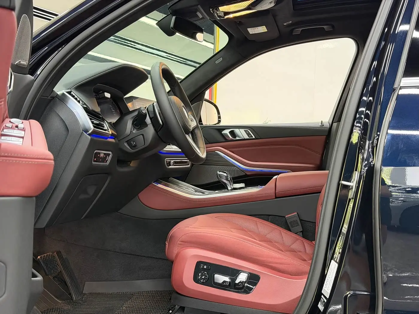 BMW X5 2023 — Photo 8/17