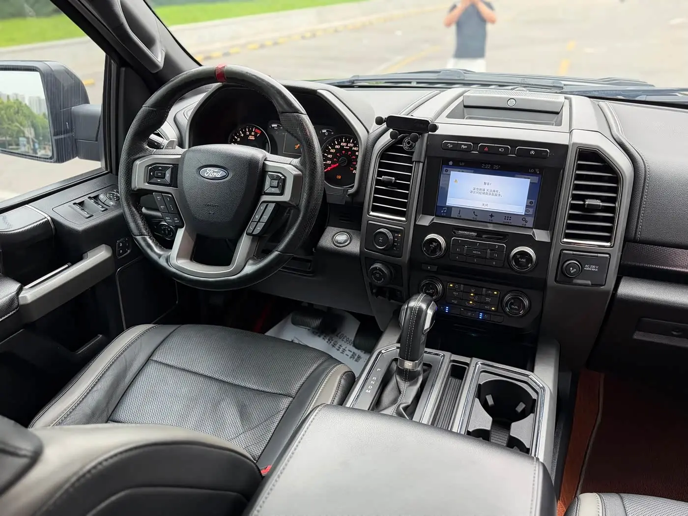 Ford F-150 Raptor 2018 — Photo 12/16
