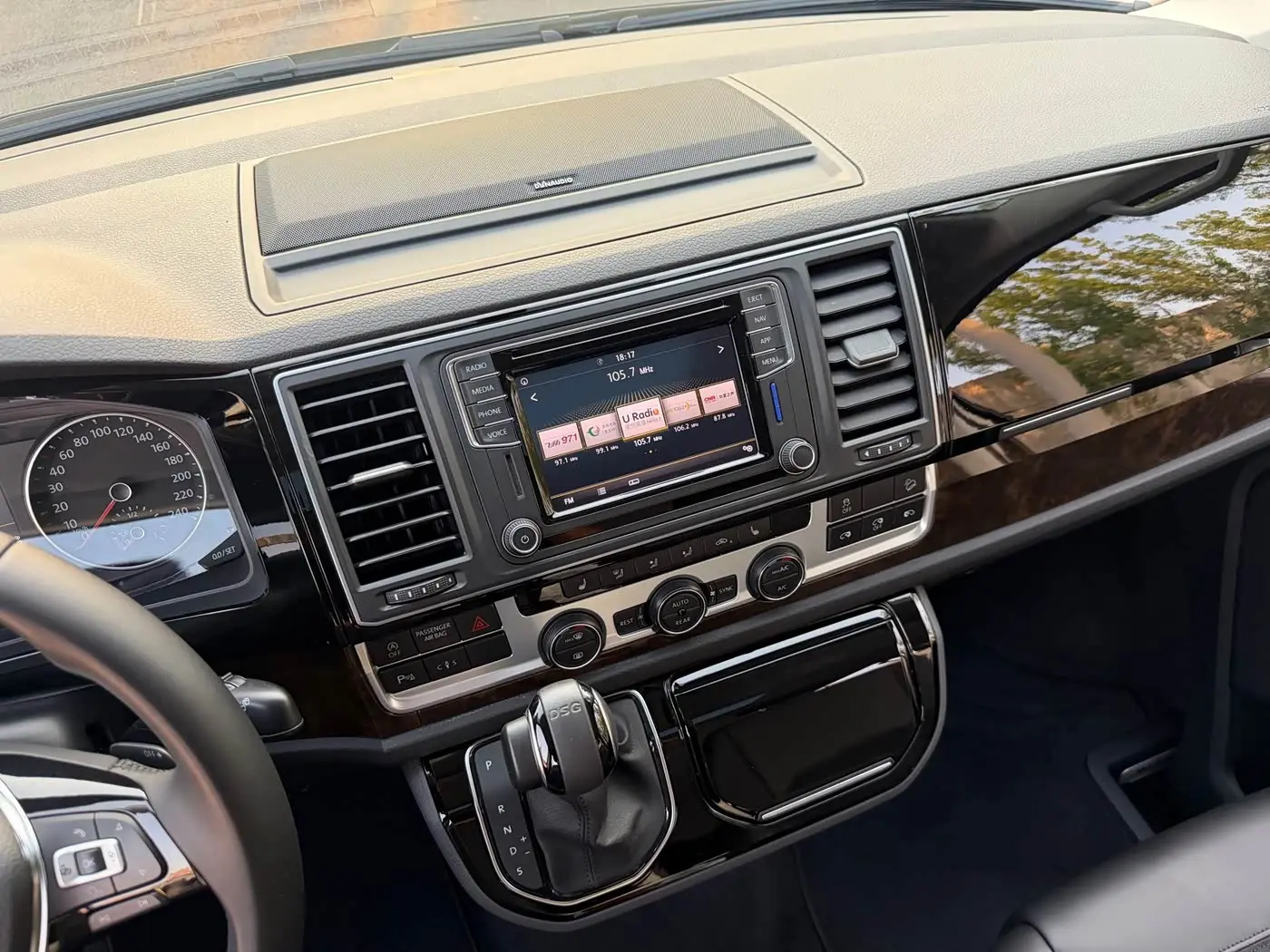 Volkswagen Multivan 2019 — Фото 9/20