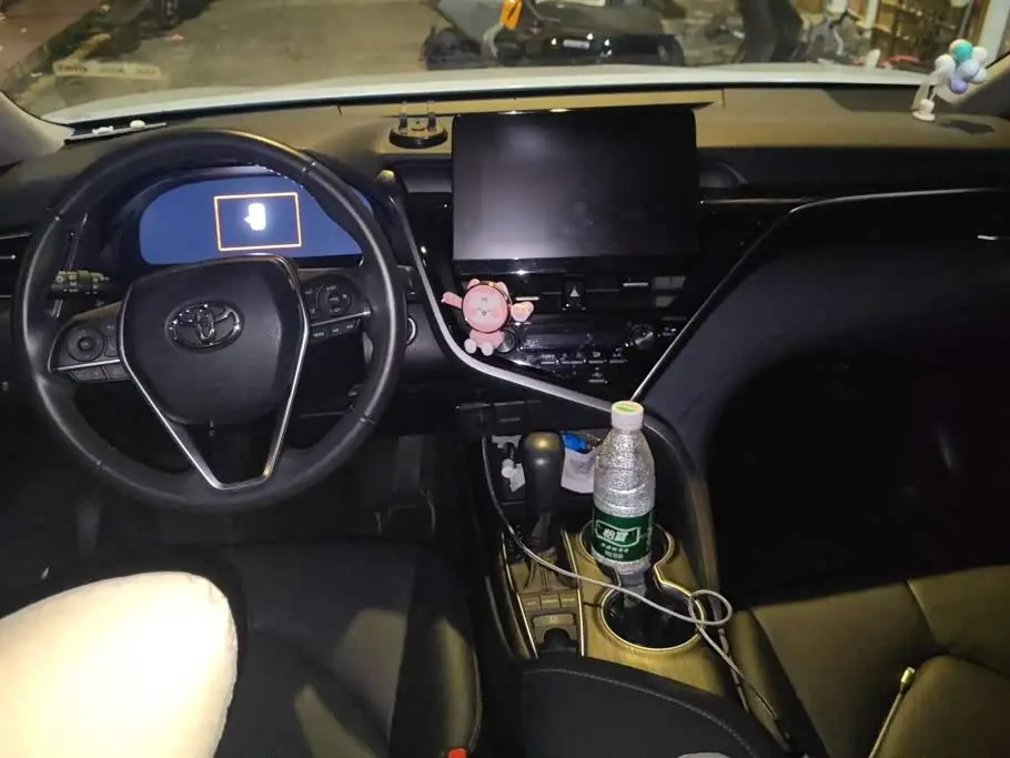 Toyota Camry 2021 — Photo 12/16