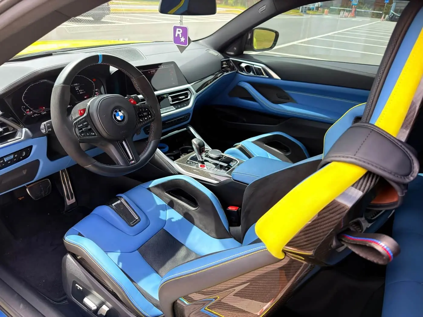 BMW M4 2021 — Photo 4/11