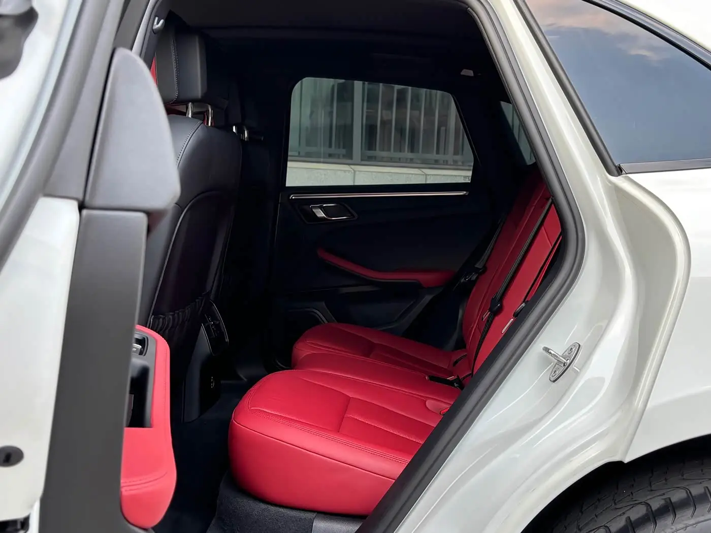 Porsche Macan 2021 — Photo 10/18