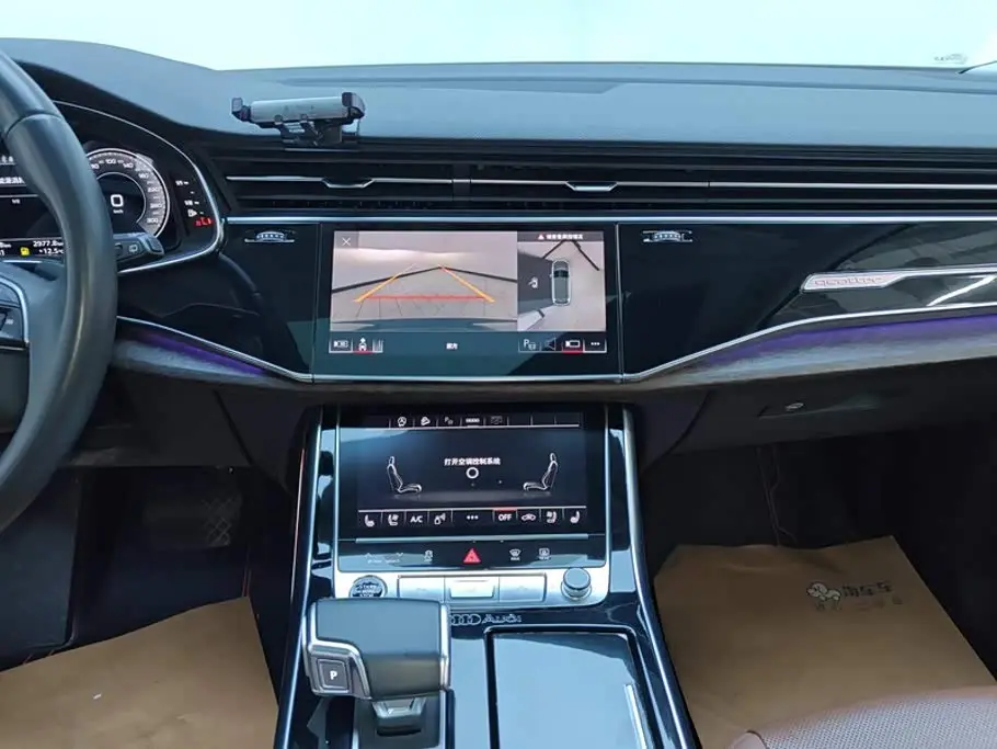 Audi Q7 2021 — Photo 13/16