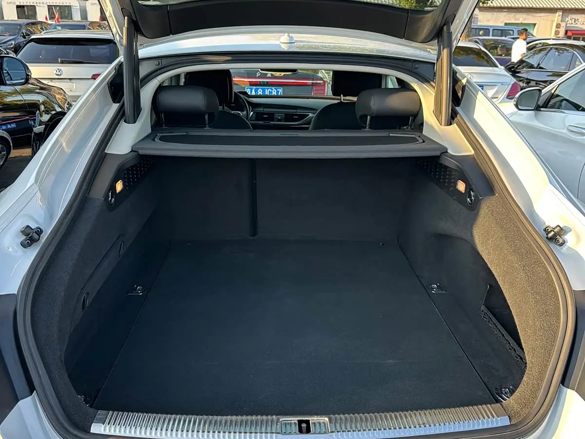 Audi A7 2014 — Photo 16/16