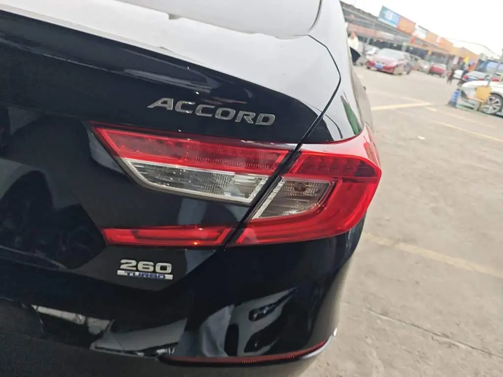 Honda Accord 2020 — Photo 8/20