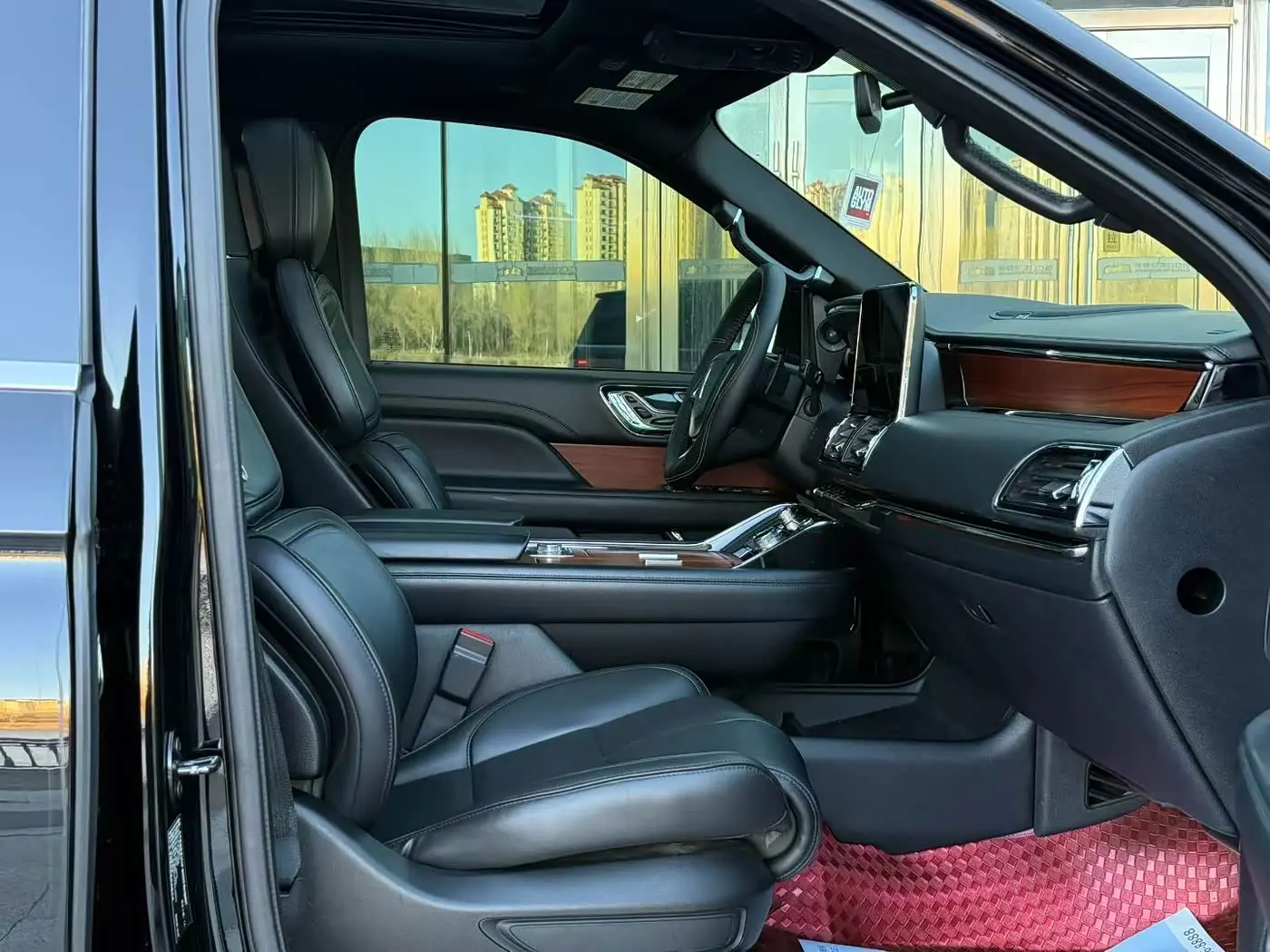 Lincoln Navigator 2018 — Şəkil 4/9