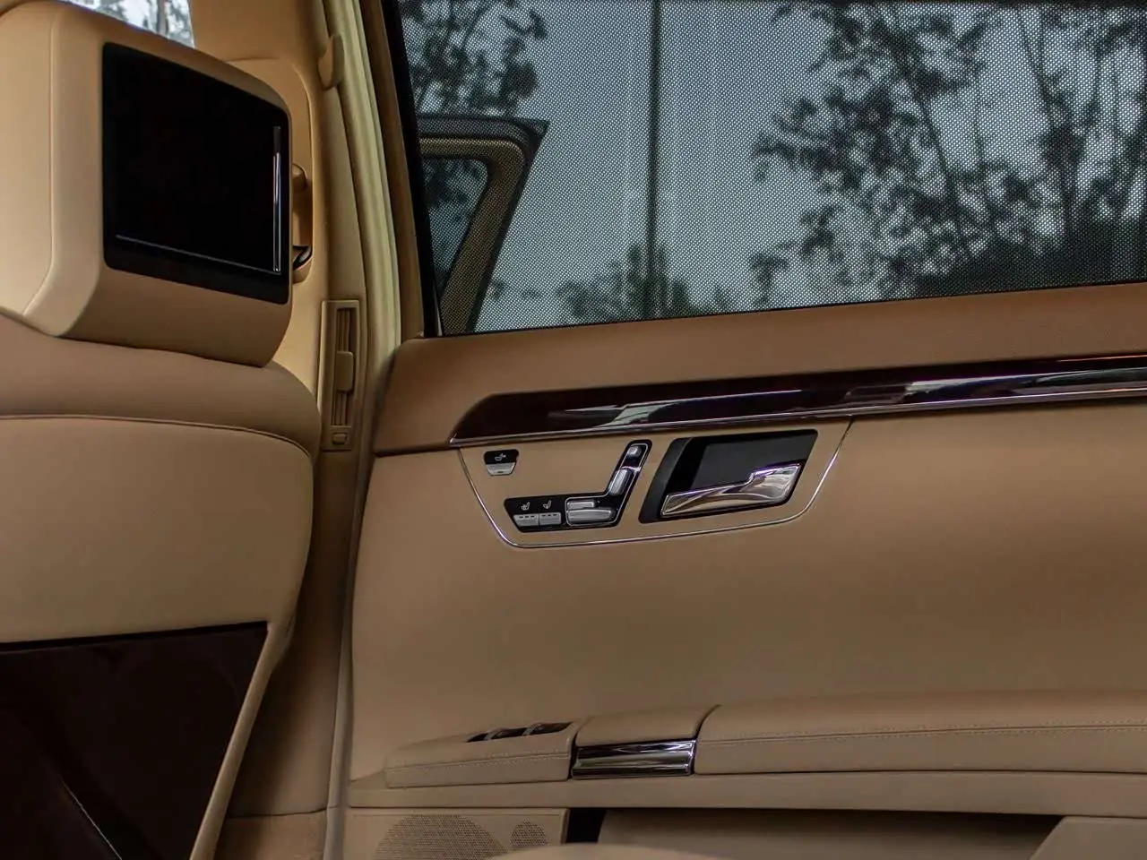Mercedes-Benz S-Class 2013 — Photo 19/19