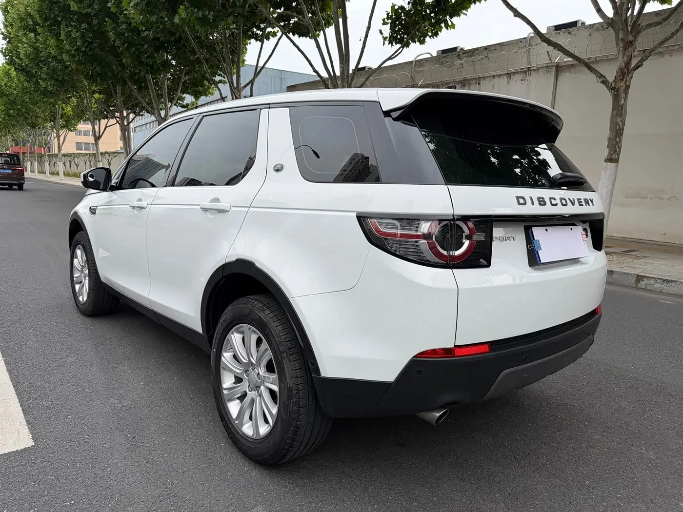 Land Rover Discovery Sport 2019 — Фото 6/20